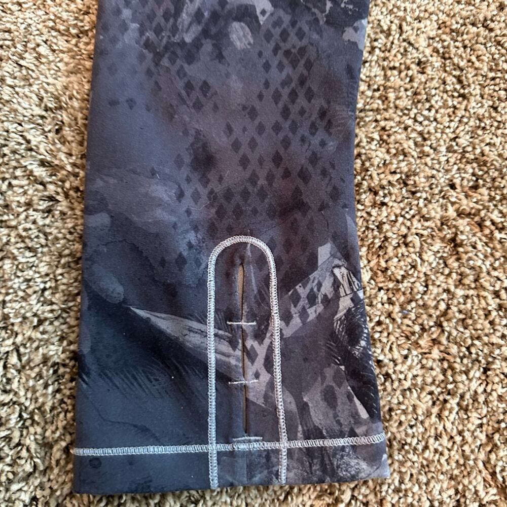North Face women’s size S black, & white patterned leggings, flash dry, EUC - Picture 7 of 11